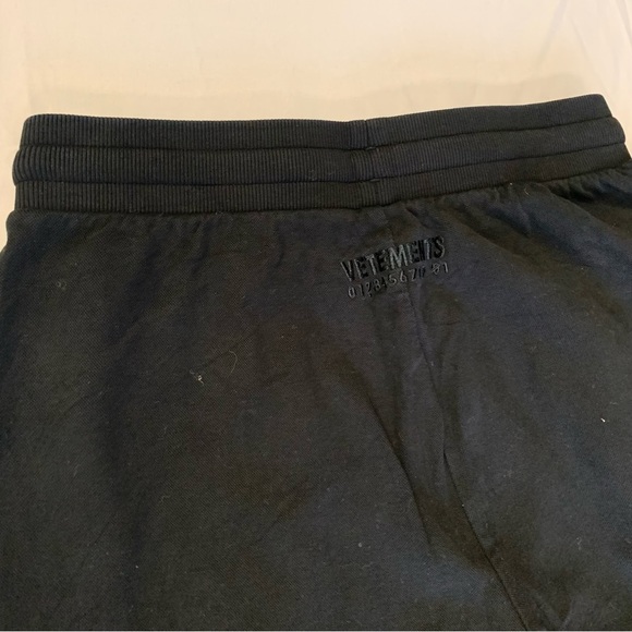 Vetements joggers great used condition - Picture 10 of 12